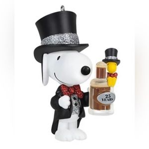 Hallmark Keepsake 2022 “Spotlight on Snoopy”Ornament NIB